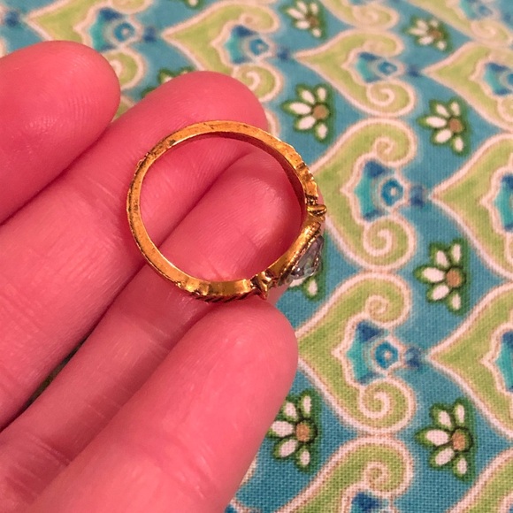 Golden Leaf With Rhinestone Diamond Shape Design Ring - Picture 9 of 11